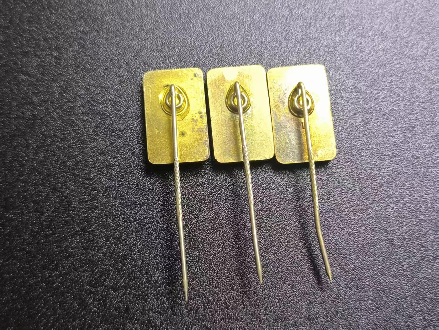 云宸嘉赏-勋臻文献佳藏优品精选场次（低佣 转发佣金红包） 民主德国GST准军事组织技能证章--一二三级一组好品 