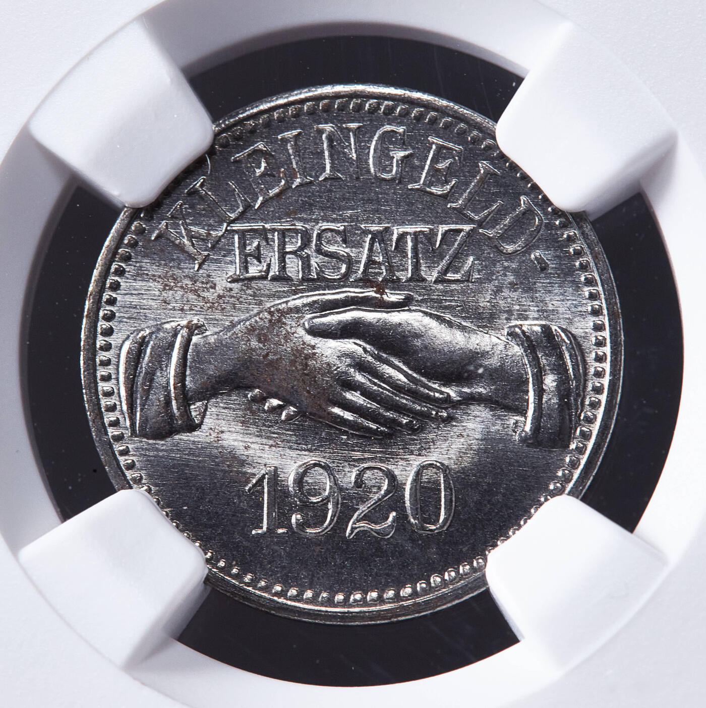 【俄甄集藏】2026年(050)04-01星期三 晚 19:30 全场包邮 德国1920年紧急时期屈普斯及周边地区10芬尼握手代用铁币，NGC MS64，转光品相，保存难得，稀有品种