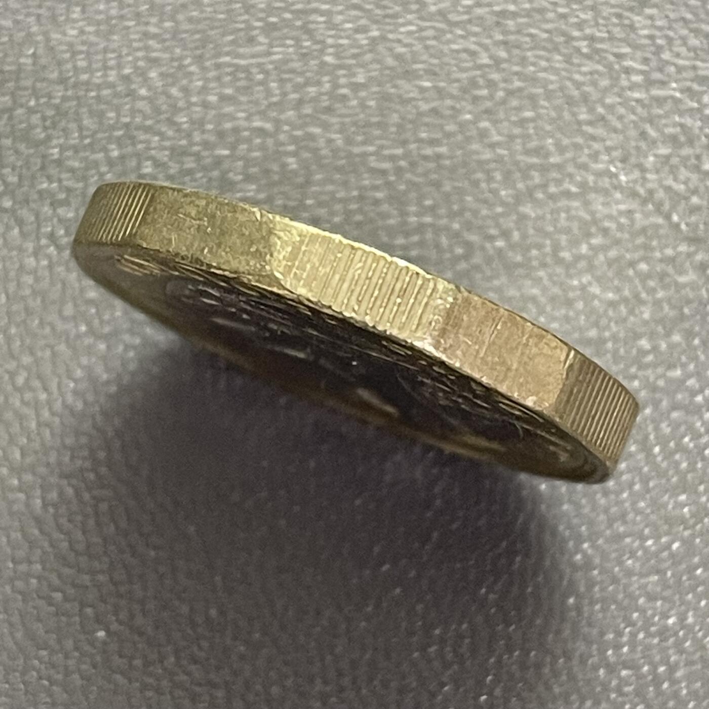 回流0328 全新 英国2017年新版1英镑双金属硬币