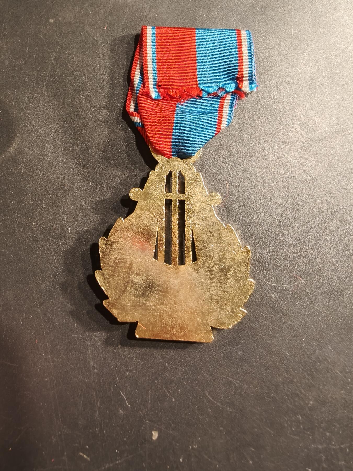 老王徽章第190期 法国金级音乐协会奖章