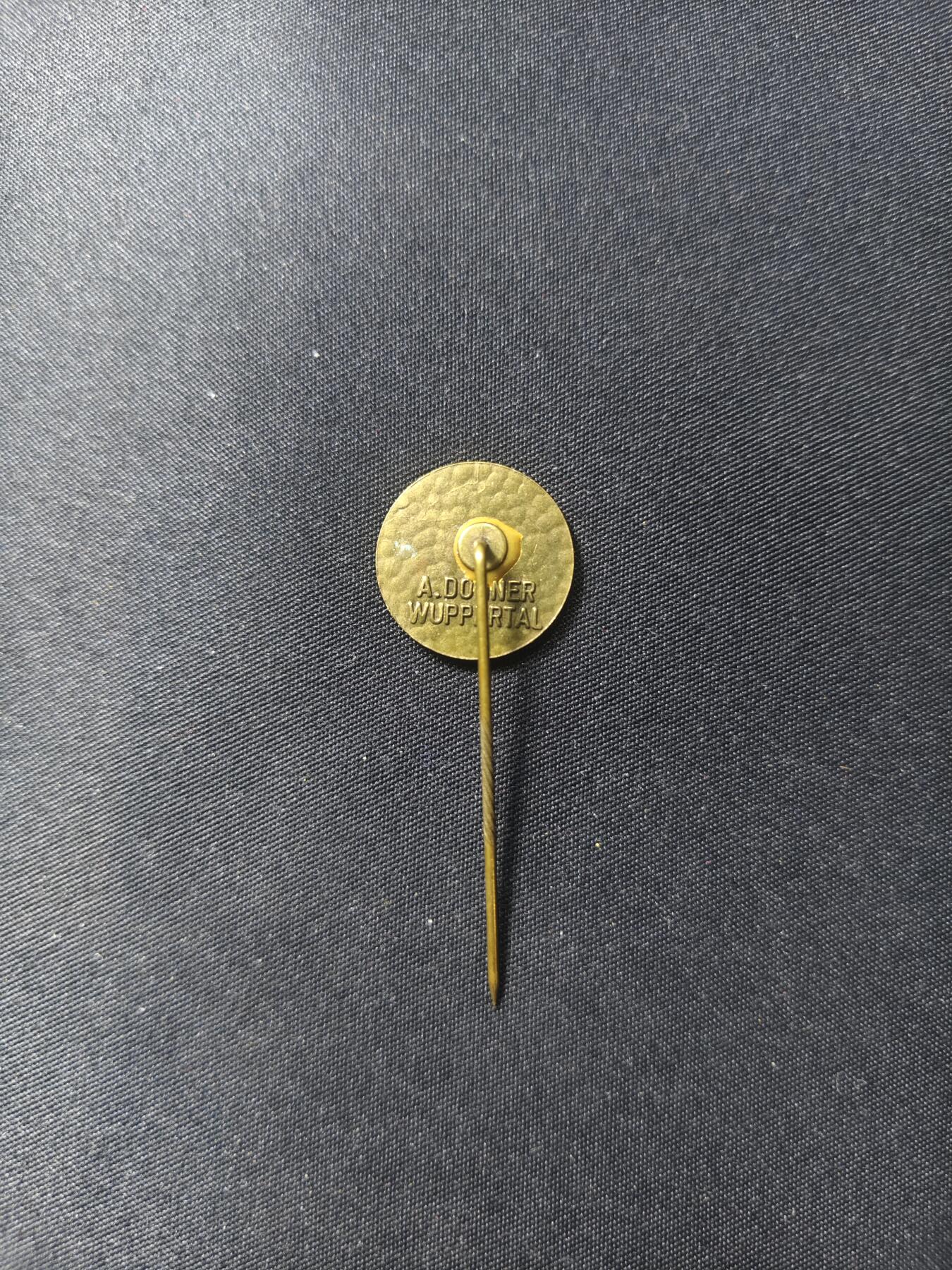 云宸嘉赏-勋臻文献佳藏优品精选场次（低佣 转发佣金红包） 帝德老兵荣誉军人证章--伍珀塔尔制造商A. Dommer打标 