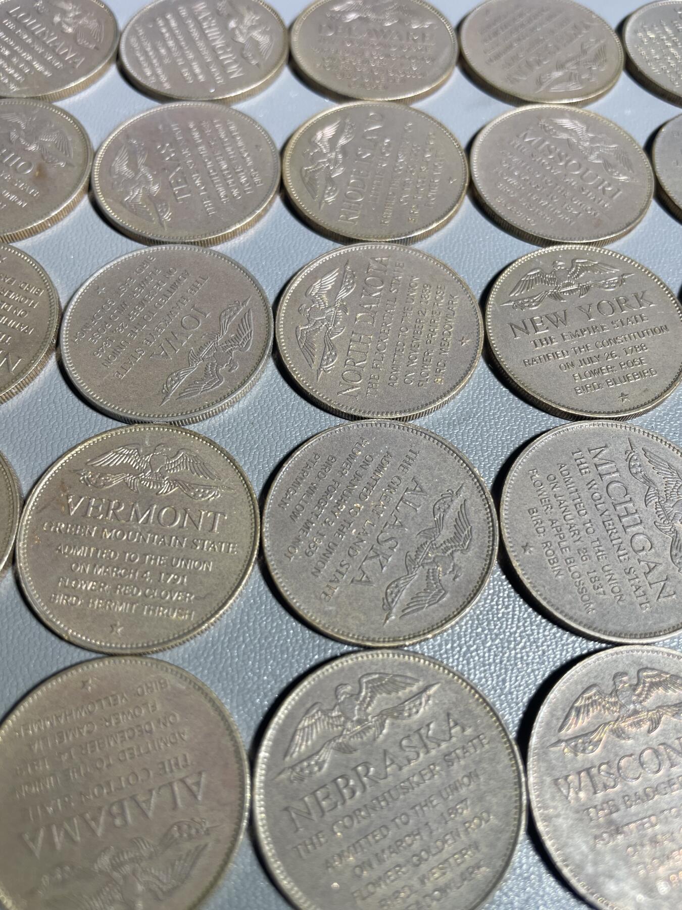 回流0328 全套50枚齐！Shell Oil（壳牌石油） 在20世纪60年代推出的「States of the Union（联邦各州）」集换式促销代币，属于美国州主题纪念章（Exonumia）