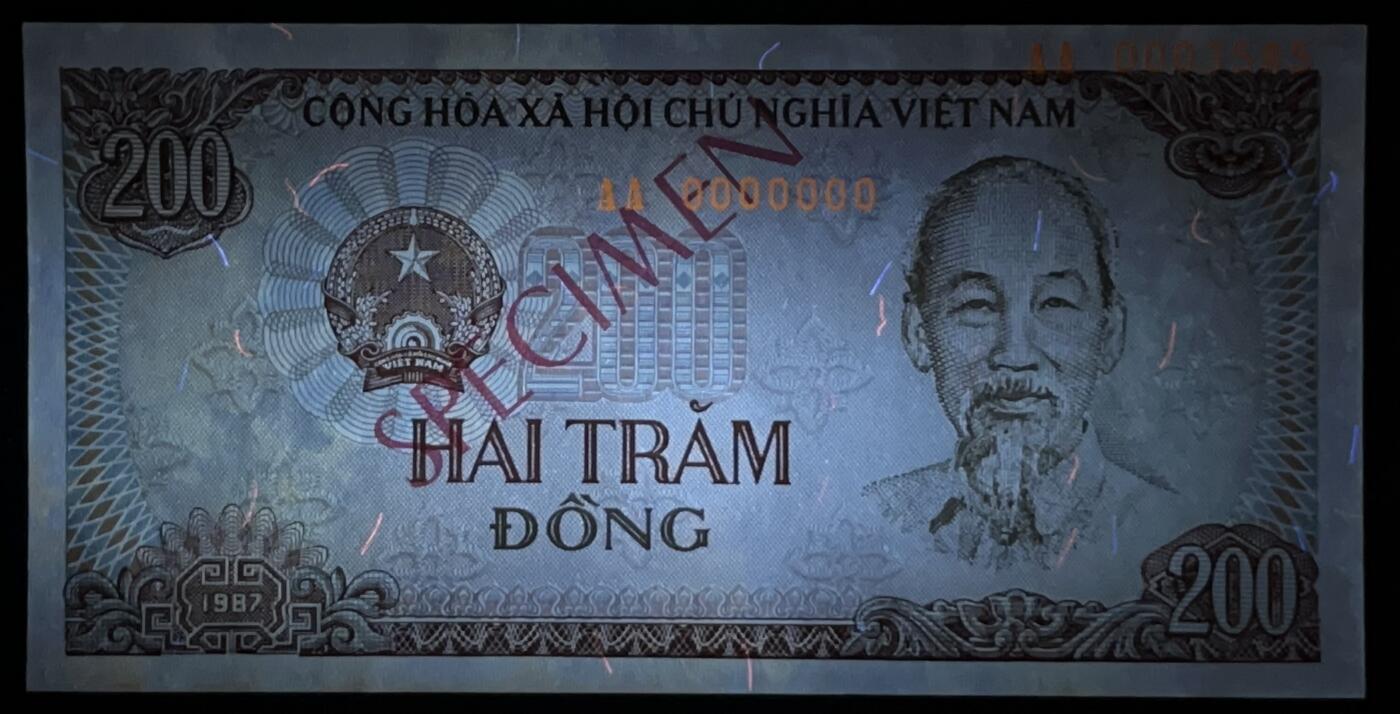 小福收藏拍卖第203期 裸钞场 本期有多张豹子号靓号 仅发行1000枚亚克力砖封蒙古20000图格里克帝国800周年纪念钞 瑞士200法郎 百慕大样钞洋葱冠全套 巴林首版大全套 卡塔尔四张套 越南 保加利亚 马其顿等多国精美纸币