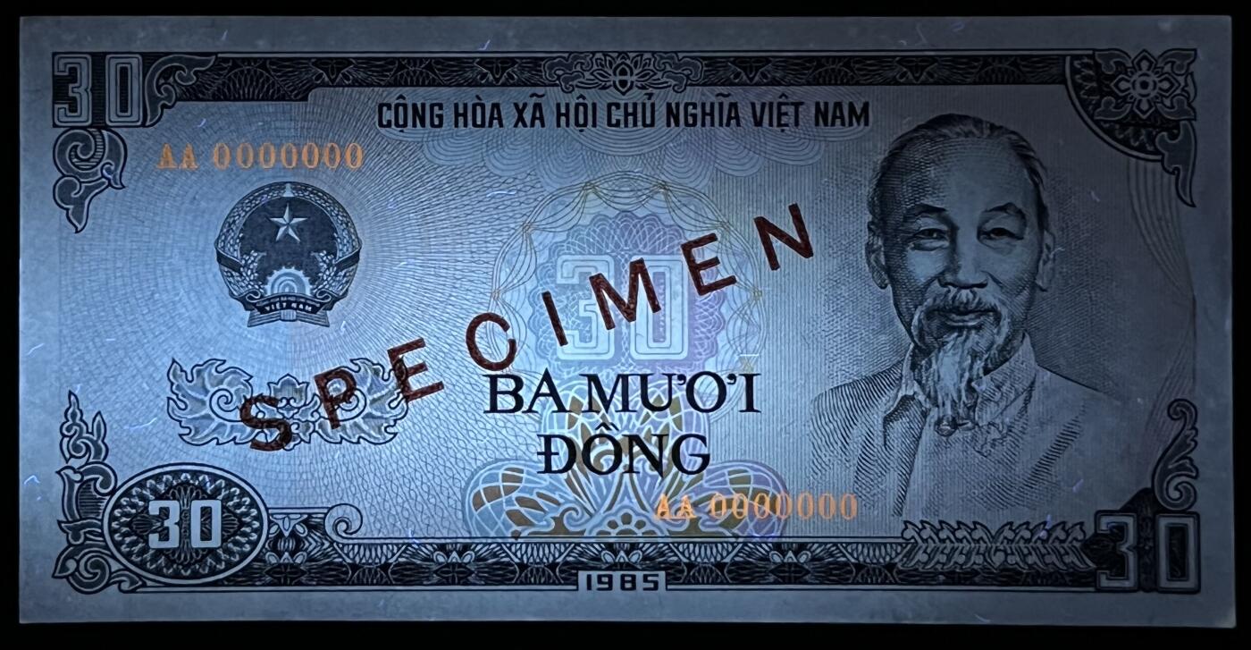 小福收藏拍卖第203期 裸钞场 本期有多张豹子号靓号 仅发行1000枚亚克力砖封蒙古20000图格里克帝国800周年纪念钞 瑞士200法郎 百慕大样钞洋葱冠全套 巴林首版大全套 卡塔尔四张套 越南 保加利亚 马其顿等多国精美纸币