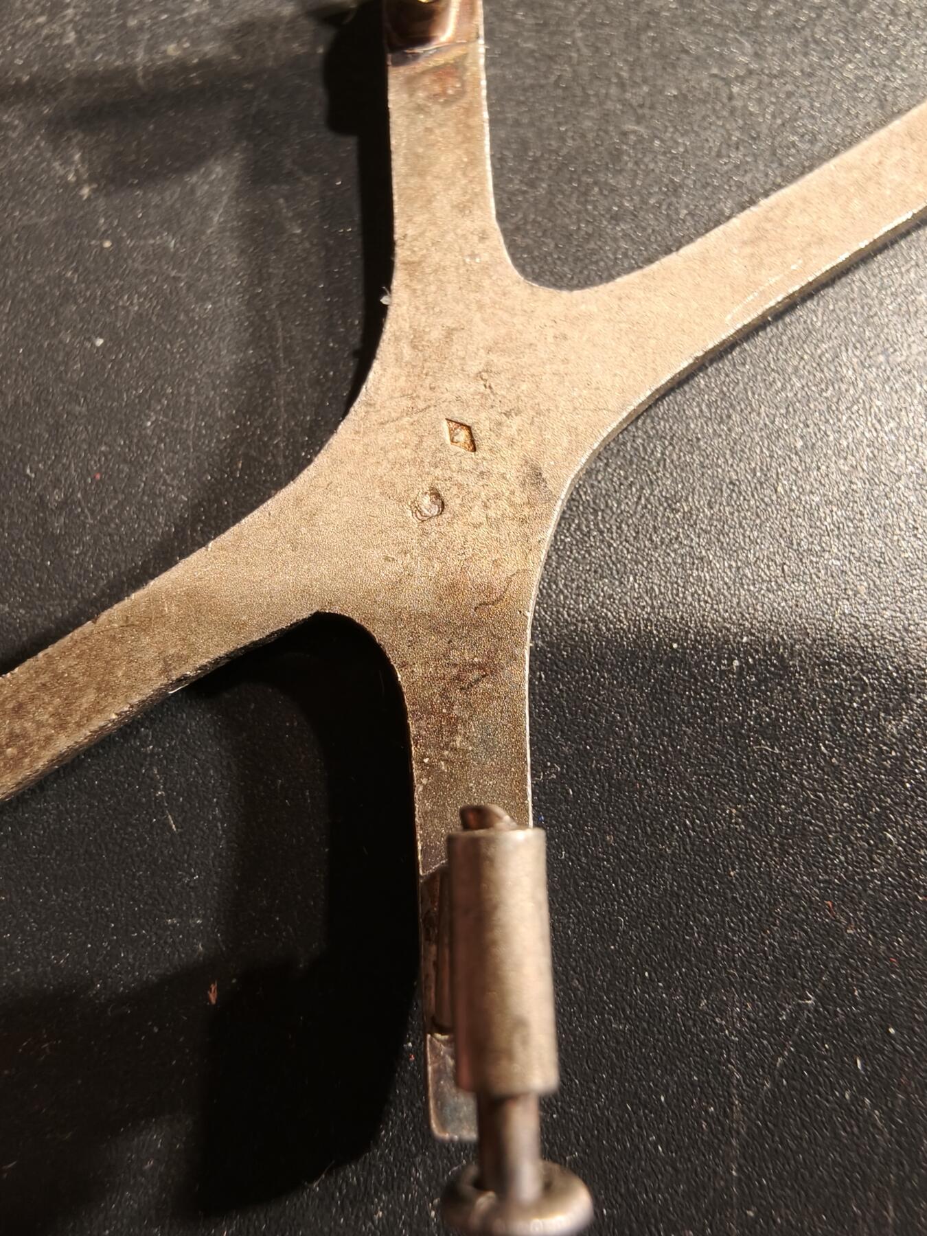 老王徽章第190期 法国胸针    螃蟹银标    6.8g