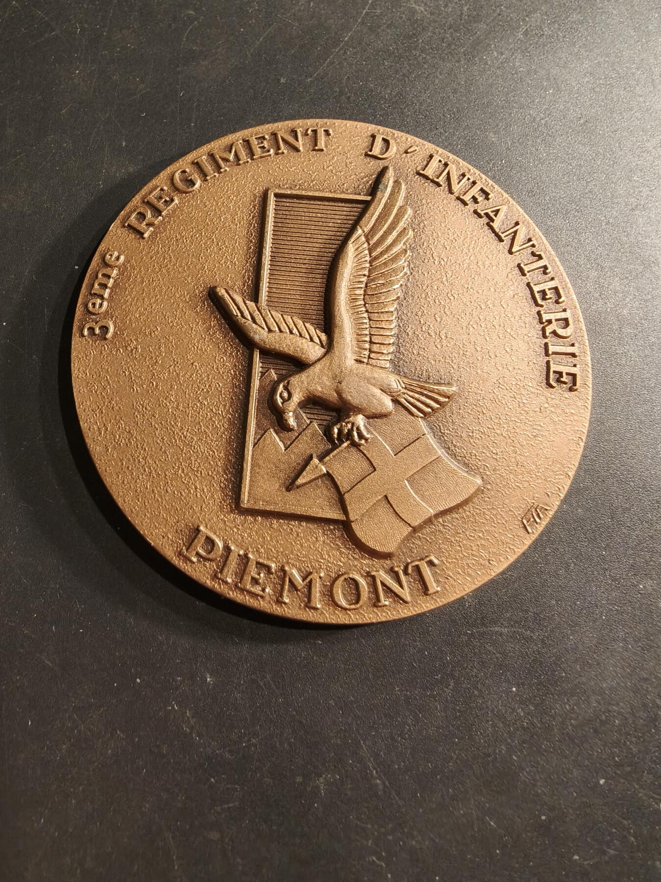 老王徽章第190期 法国陆军第3步兵团纪念章     直径74mm     重量161.6g