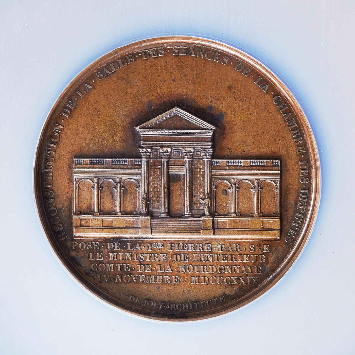 【俄甄集藏】2026年(050)04-01星期三 晚 19:30 全场包邮 法国1829年查理十世头像纪念众议院议事厅重建大铜章，NGC MS62，高浮雕，著名雕刻师加斯帕尔·加朗作品，直径：50mm，少见品种