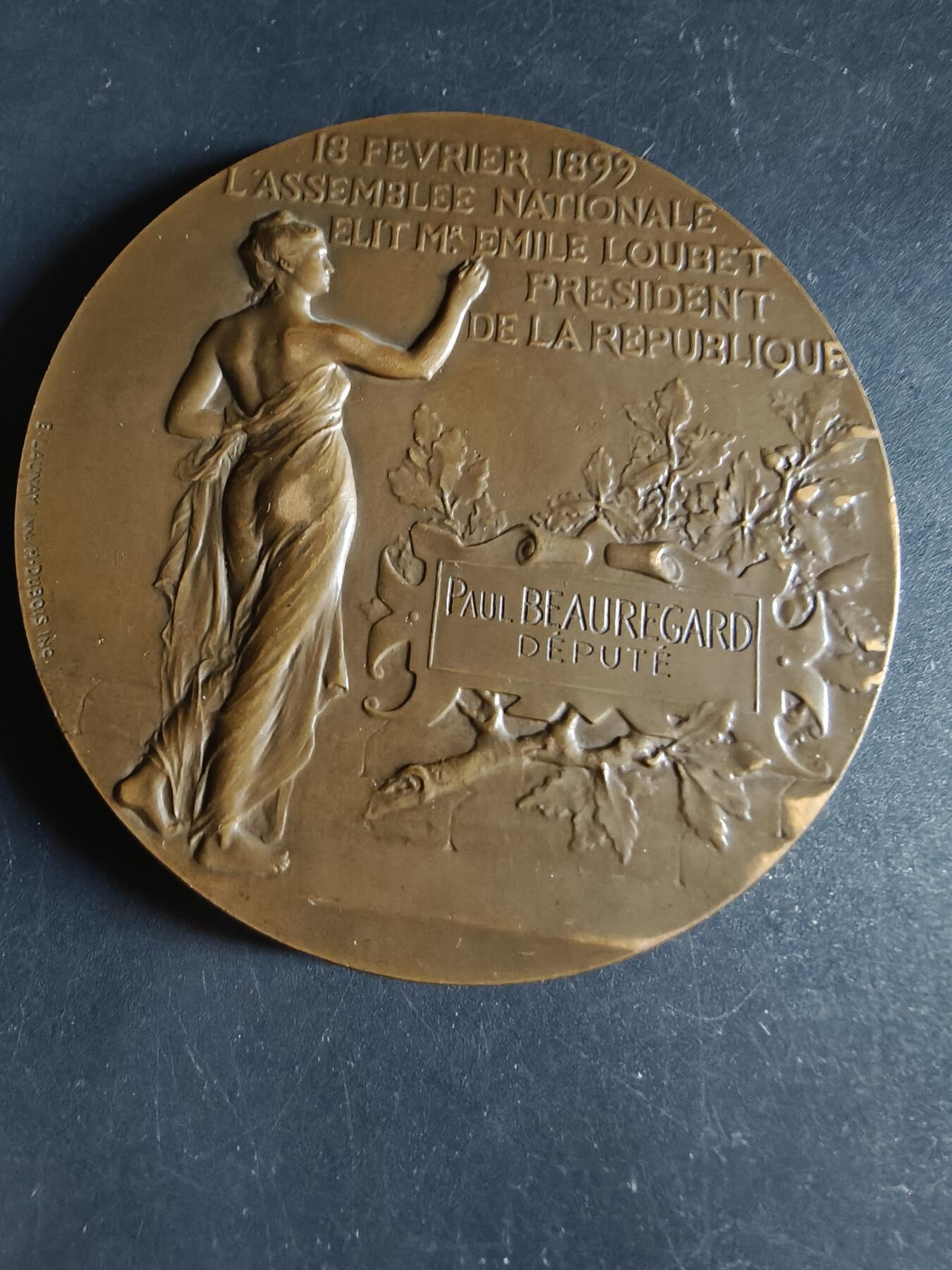 老王徽章第190期 法国1899年埃米尔·鲁贝先生就任法国总统大铜章     大师亨利·杜布瓦作品      直径72mm      重量165.9g