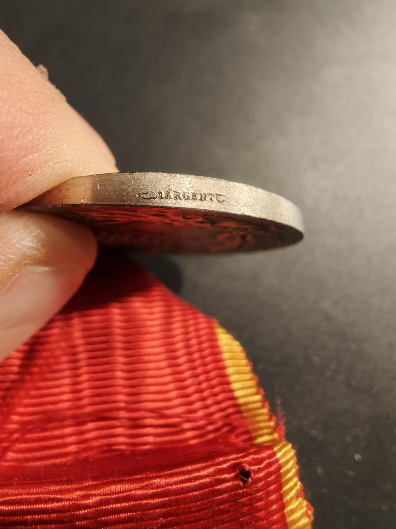 老王徽章第190期 法国银级地方工业协会奖章    950银    25.5g