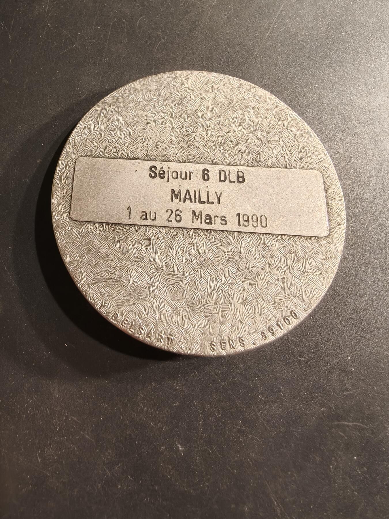 老王徽章第190期 法国陆军第62炮兵团32炮兵大队纪念章    直径70mm    重量116.8g