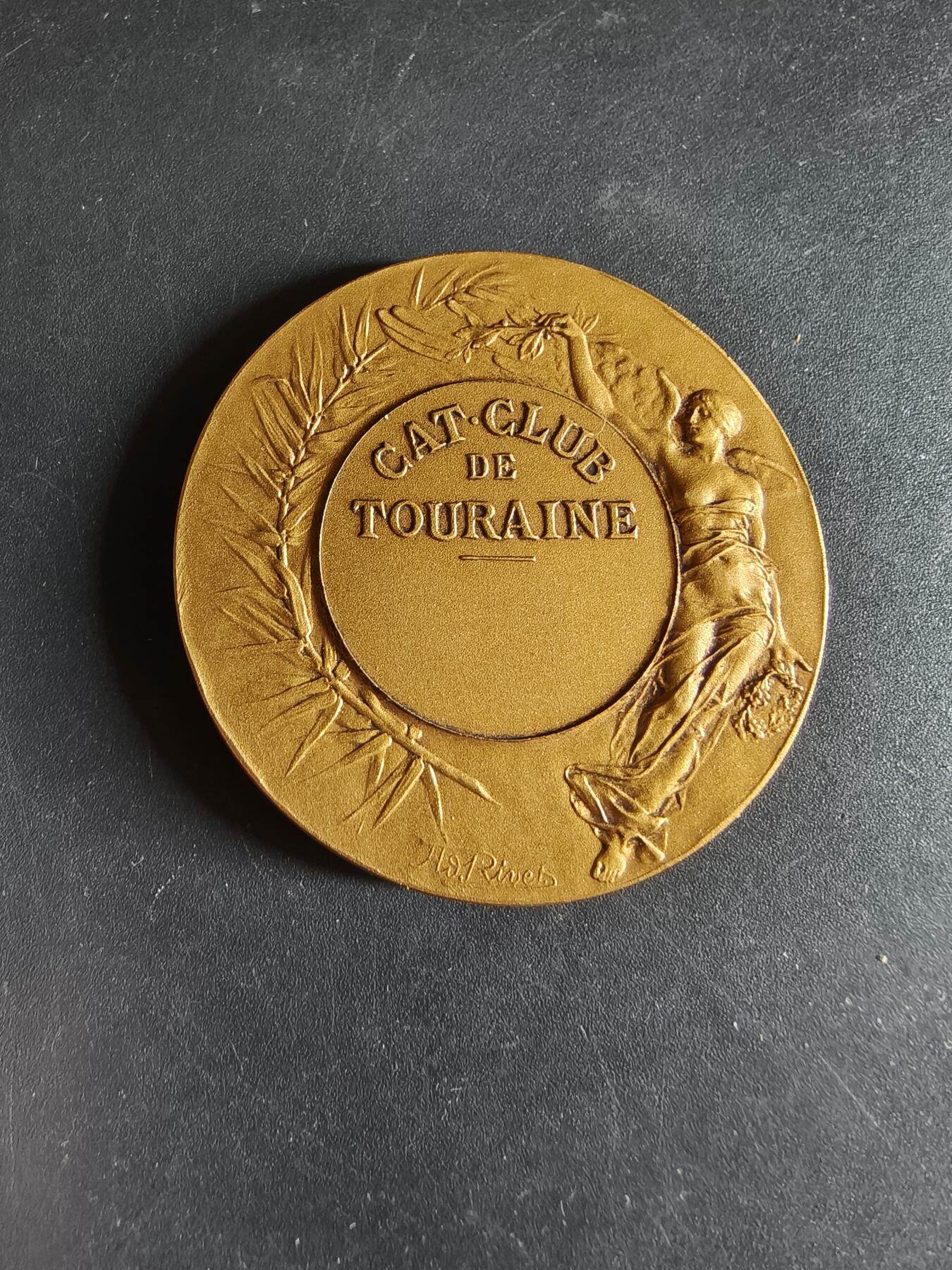老王徽章第190期 法国图莱纳宠物猫协会大铜章    原盒     大师里维特作品      直径41mm     重量31.8g