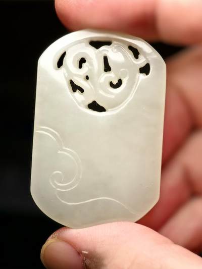 抚柳草堂-第二十期章牌钱币  奖章勋章免佣最后一期 满百包邮 放漏专场 - 和田玉牌子 手工雕刻细腻柔润 油性好白度高 打光无结构 尺寸47.5*30.2mm 厚7.3mm  高端品质  假一赔十