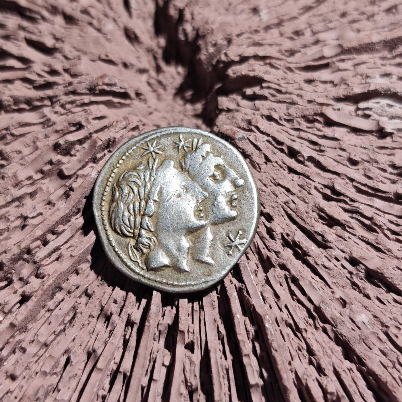 大象古币古希腊古罗马钱币专场首次拍卖1 古罗马共和时期狄俄斯库里双子兄弟罗马战船1狄纳里银币