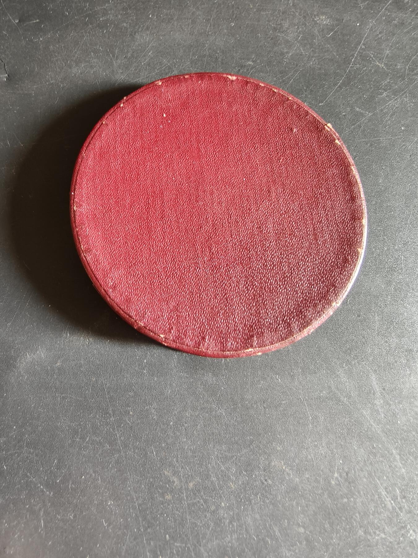 老王徽章第190期 法国1866年鲁昂市工业协会大铜章     原盒      手指铜标     直径68mm     重量159.5g