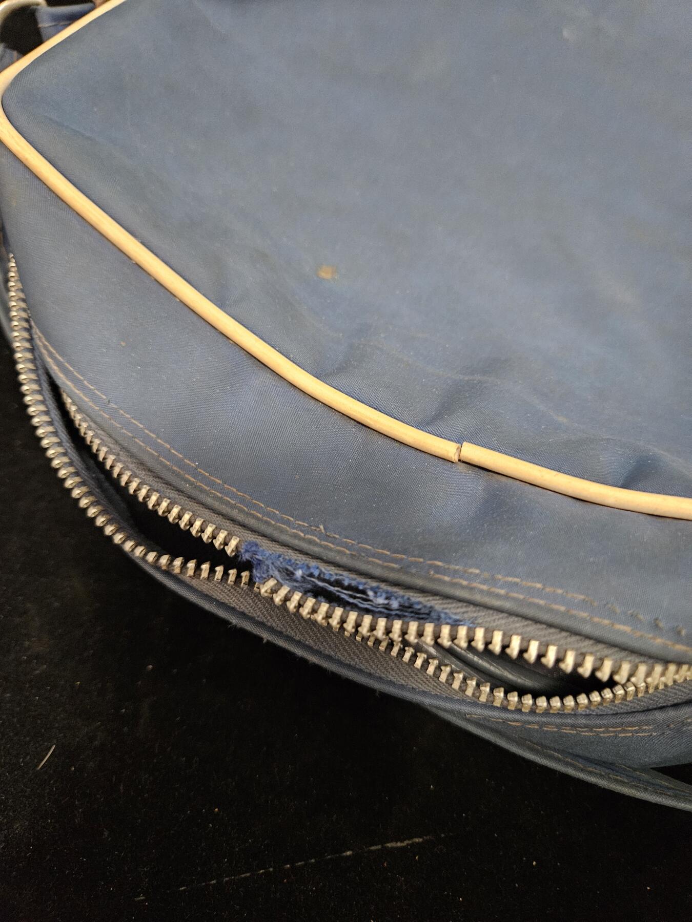 0元起拍勋章 第343期 咸鱼国勋章拍卖专场 4月1日（周三）下午6：00开始 日本空自小包 有损坏