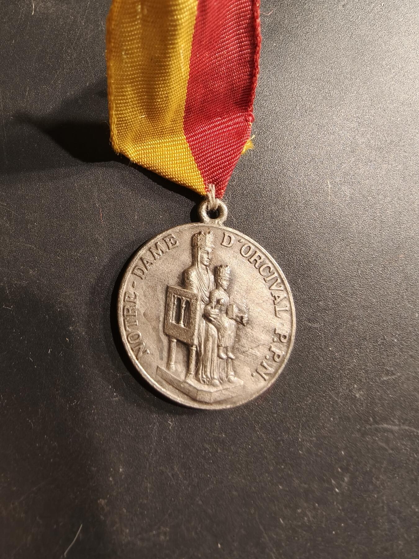 老王徽章第190期 法国奥尔西瓦尔圣母纪念章