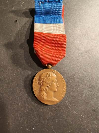 老王徽章第190期 - 法国铜级国防部劳工奖章    1951年实发