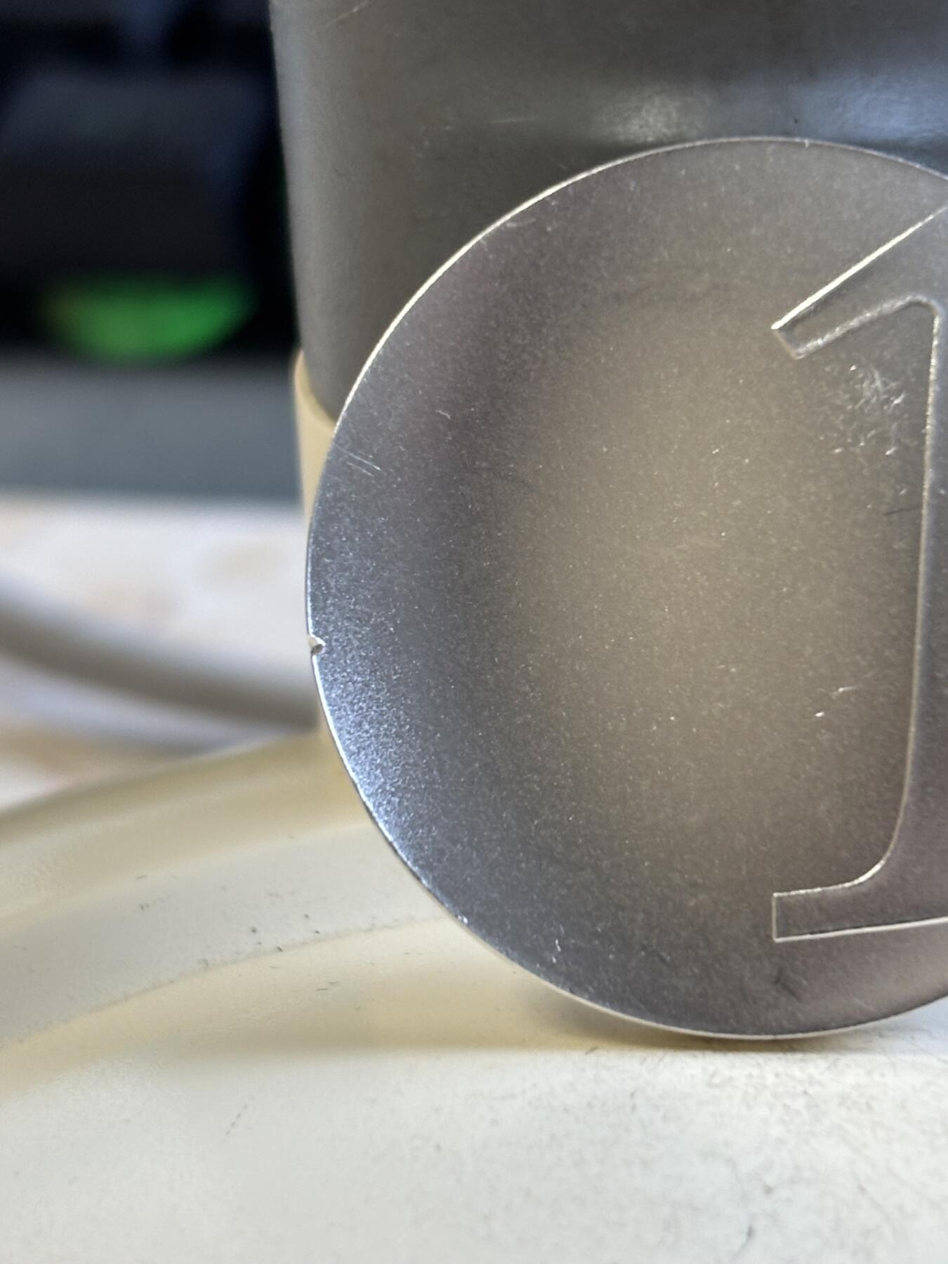 第194期拍卖 获奖法国2001最后的法郎波浪形纪念银币，17.77克，980银，发行49838枚，有磕碰磨损