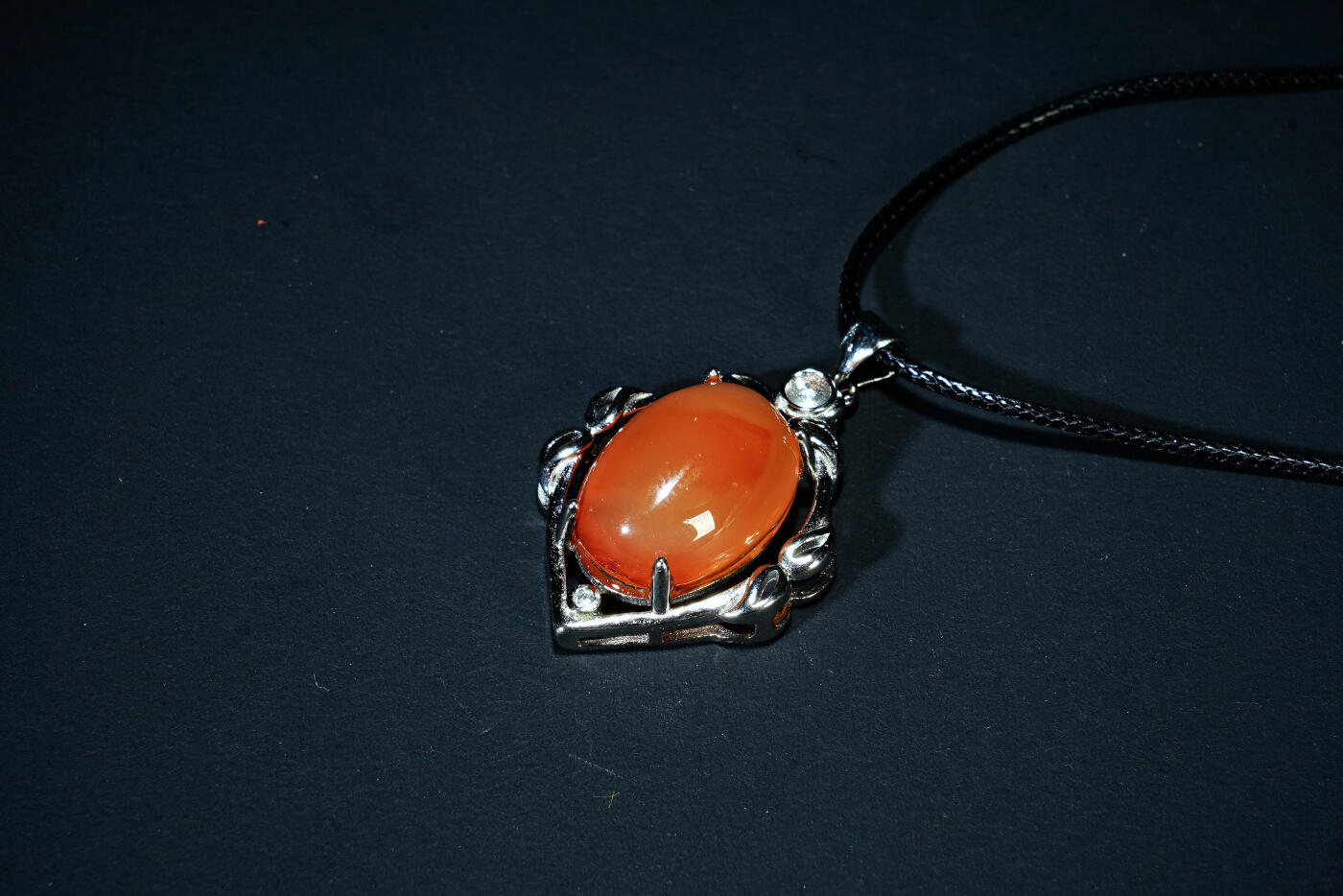 上海都达杂项专场六十九【全场包邮】 天然红玛瑙蛋面挂件94-161