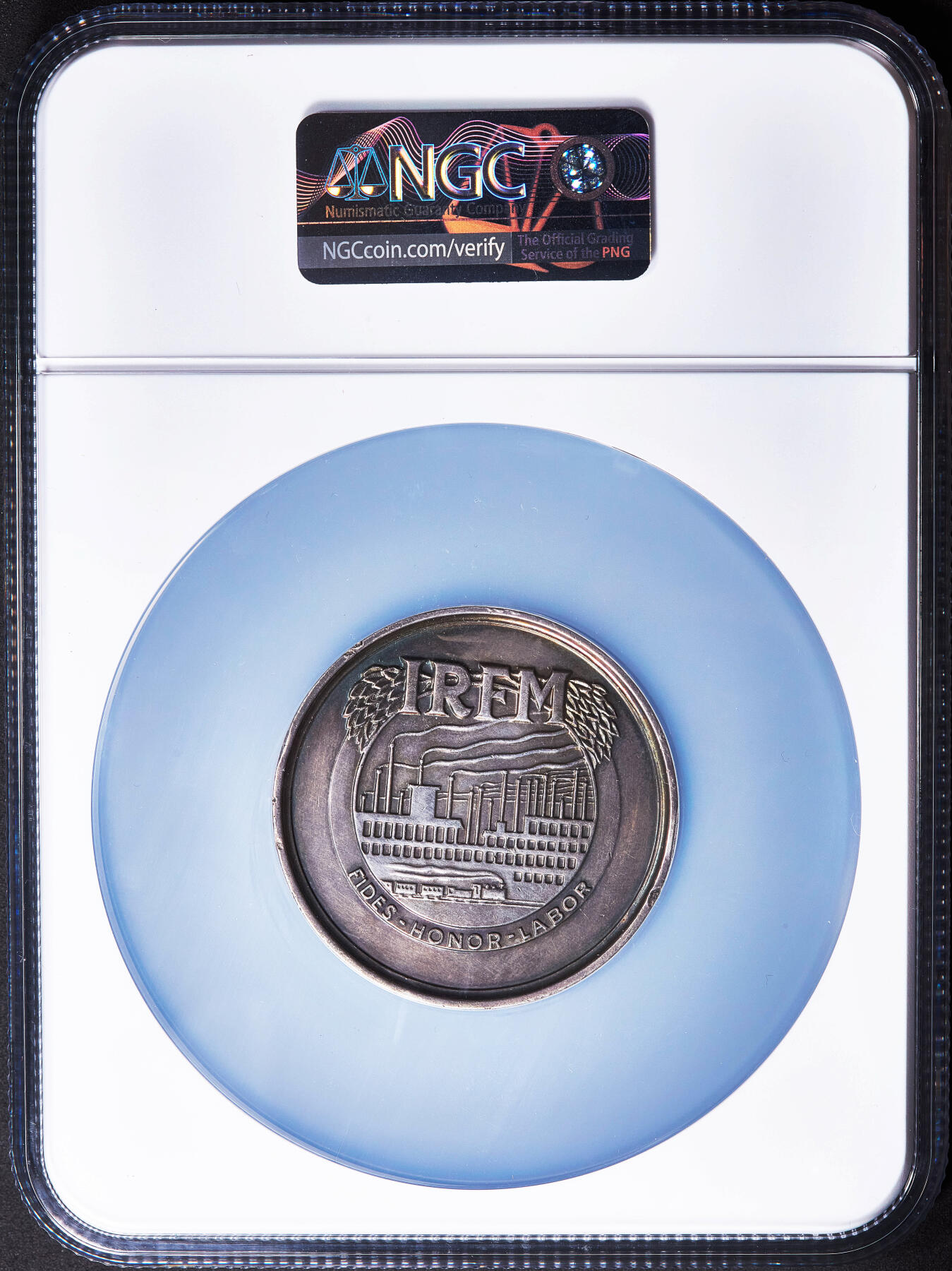 【俄甄集藏】2026年(050)04-01星期三 晚 19:30 全场包邮 巴西1937年纪念工业巨头、巴西现代工业奠基人弗朗切斯科·马塔拉佐伯爵逝世大银章，NGC UNCD，五彩包浆，高浮雕，十分厚重，直径52mm，重：83克，少见品种，标签错误