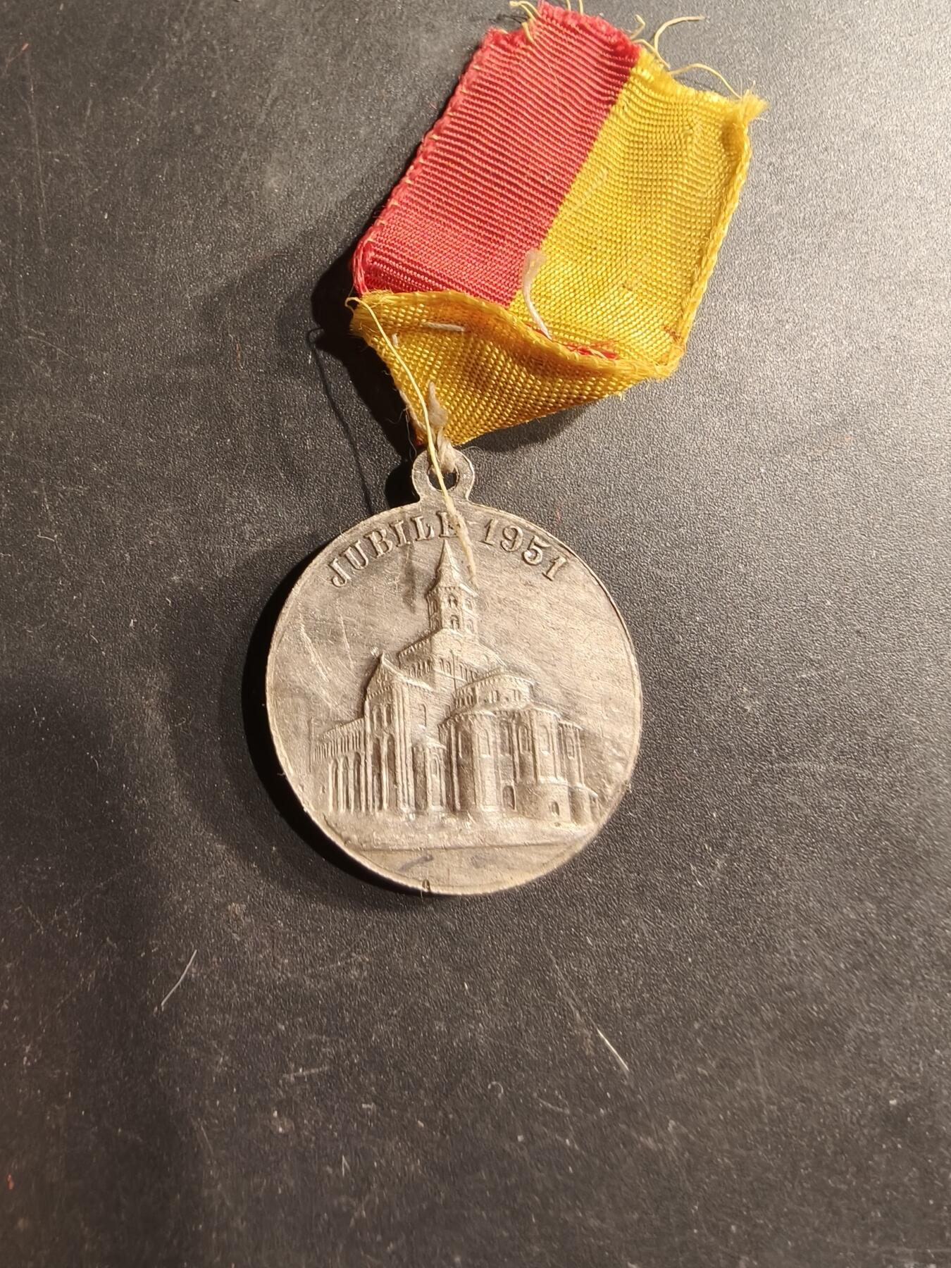 老王徽章第190期 法国奥尔西瓦尔圣母纪念章