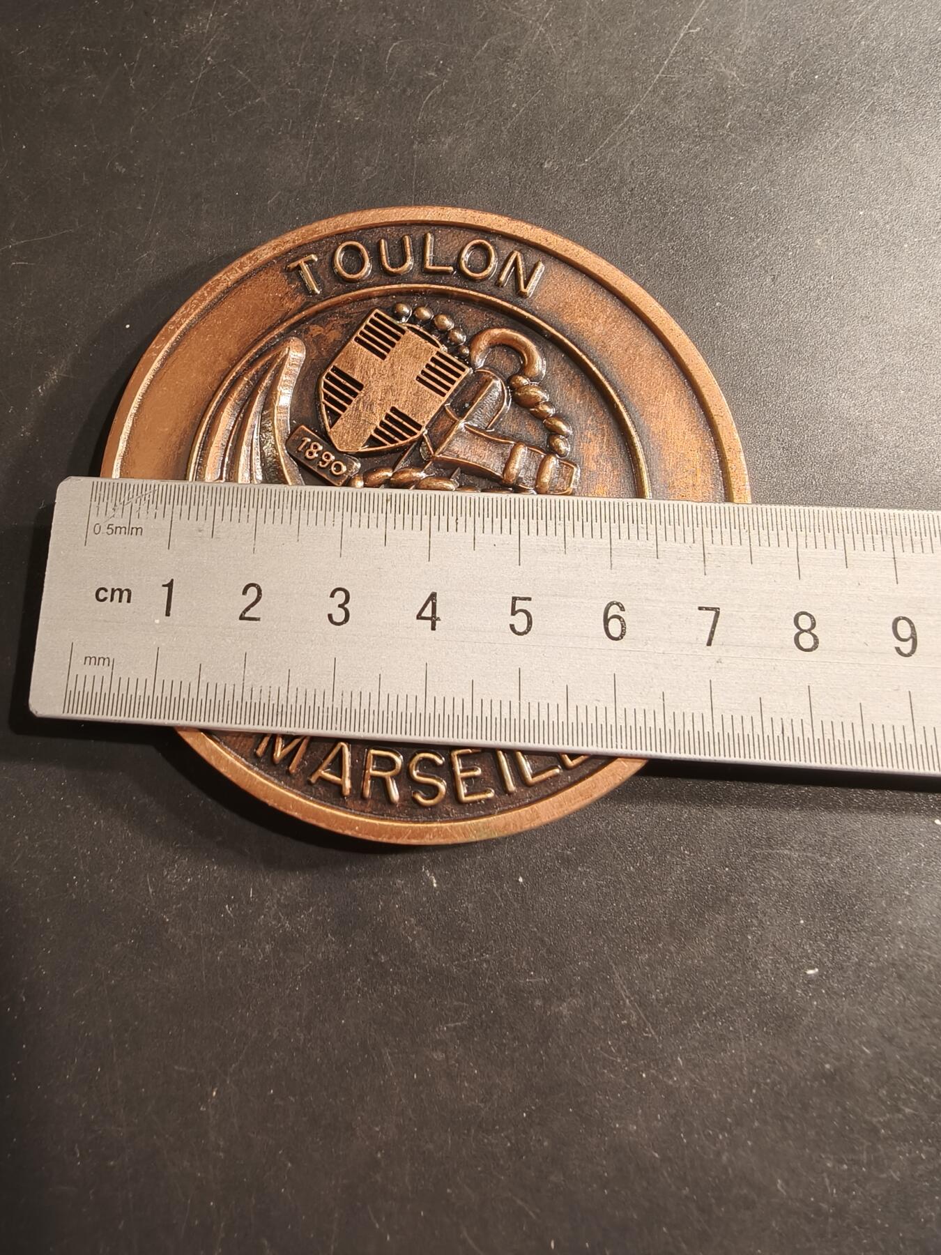 老王徽章第190期 法国海军陆战队第8步兵团成立百年纪念章     直径75mm    重量162.5g