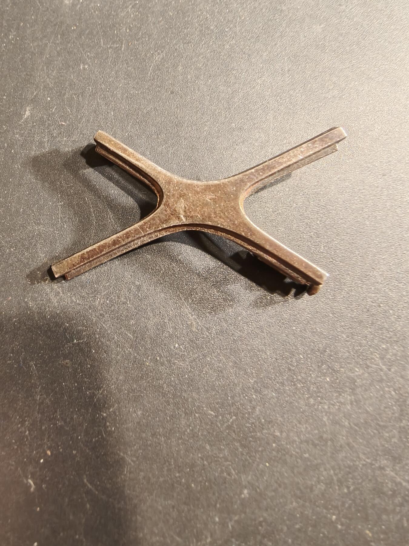 老王徽章第190期 法国胸针    螃蟹银标    6.8g