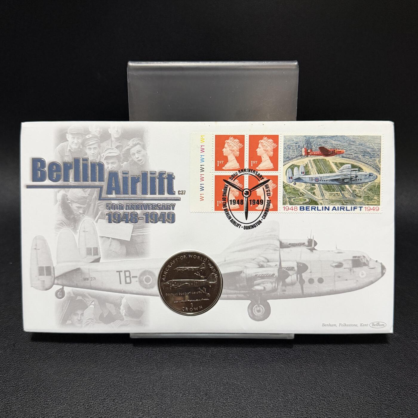 ＜星葵🌻钱币社＞第72期·东奔西走的硬币·3月31日发货 〈邮币封〉马恩岛1995年二战飞机·道格拉斯（C-47）达科他1克朗纪念币