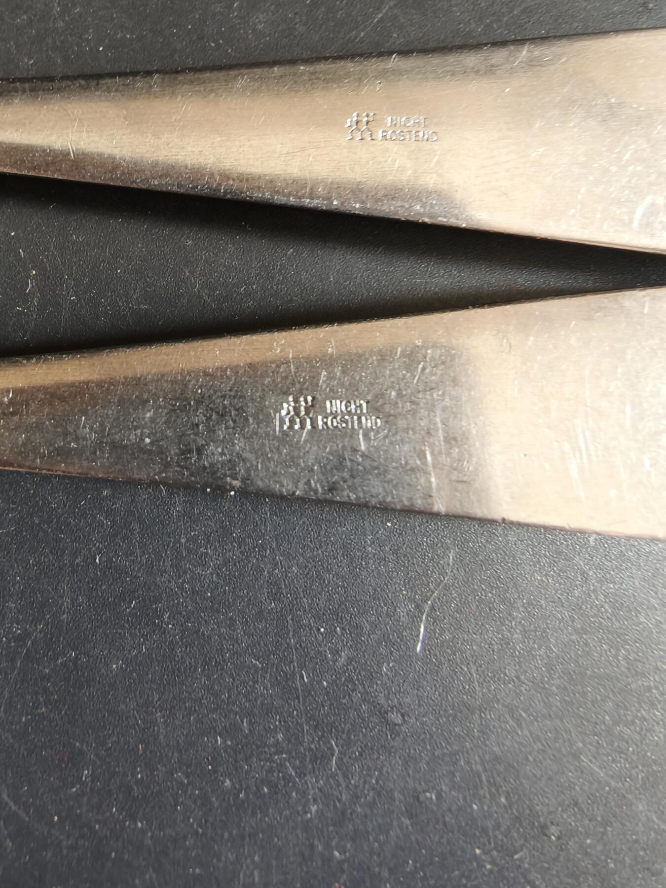 老王徽章第190期 德三SS不锈钢餐叉一组     带厂标     长度约20cm      重量76.7g