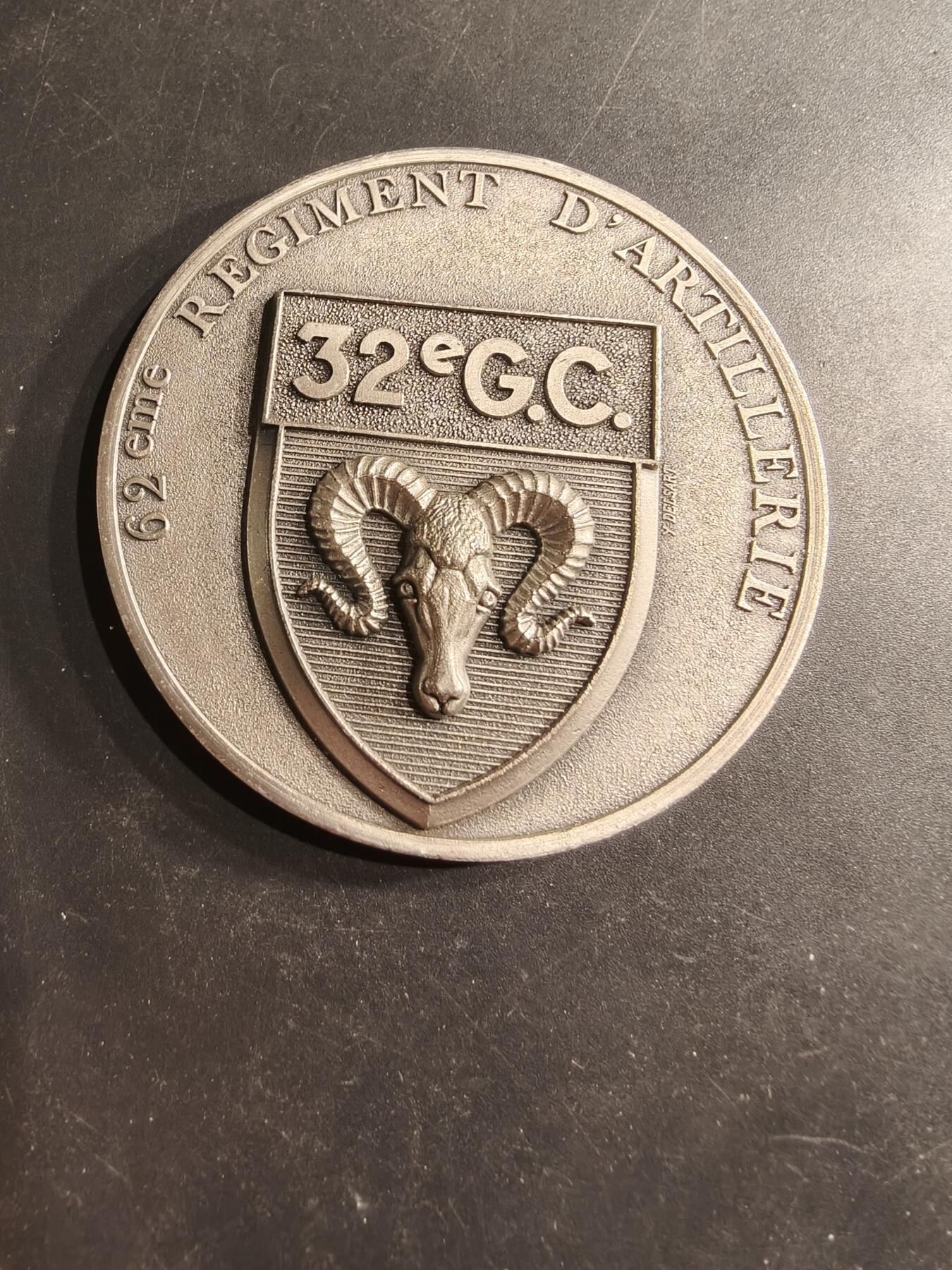 老王徽章第190期 法国陆军第62炮兵团32炮兵大队纪念章    直径70mm    重量116.8g