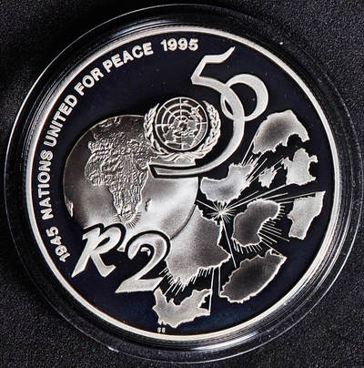 【俄甄集藏】2026年(050)04-01星期三 晚 19:30 全场包邮 - 南非1995年纪念联合国成立50周年2兰特精制大银币，重33.626克，925银，发行量1412枚，稀少品种