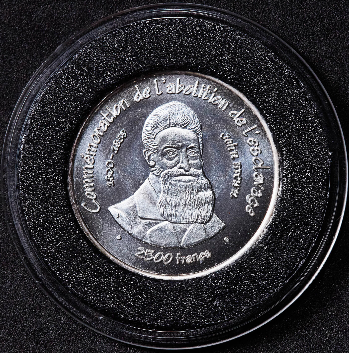 【俄甄集藏】2026年(050)04-01星期三 晚 19:30 全场包邮 尼日尔2007年约翰·布朗头像像纪念废除黑奴200周年2500法郎银质样币，重7.8克，999银，发行量850枚