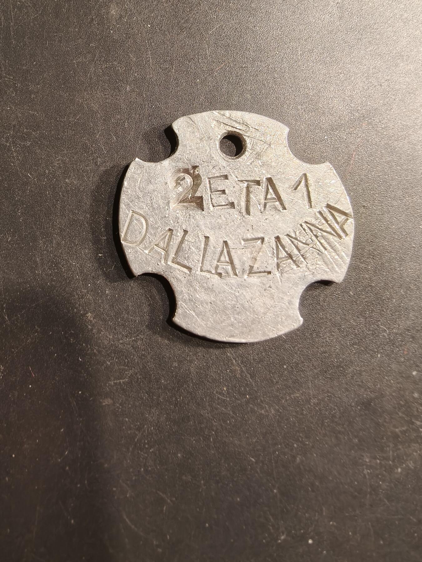 老王徽章第190期 法国狗牌