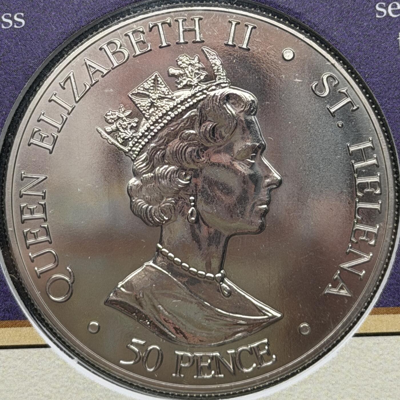 ＜星葵🌻钱币社＞第72期·东奔西走的硬币·3月31日发货 〈邮币封〉圣赫勒拿岛2001年女王75岁生日50便士克朗型纪念币