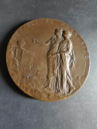 老王徽章第190期 - 法国1899年埃米尔·鲁贝先生就任法国总统大铜章     大师亨利·杜布瓦作品      直径72mm      重量165.9g