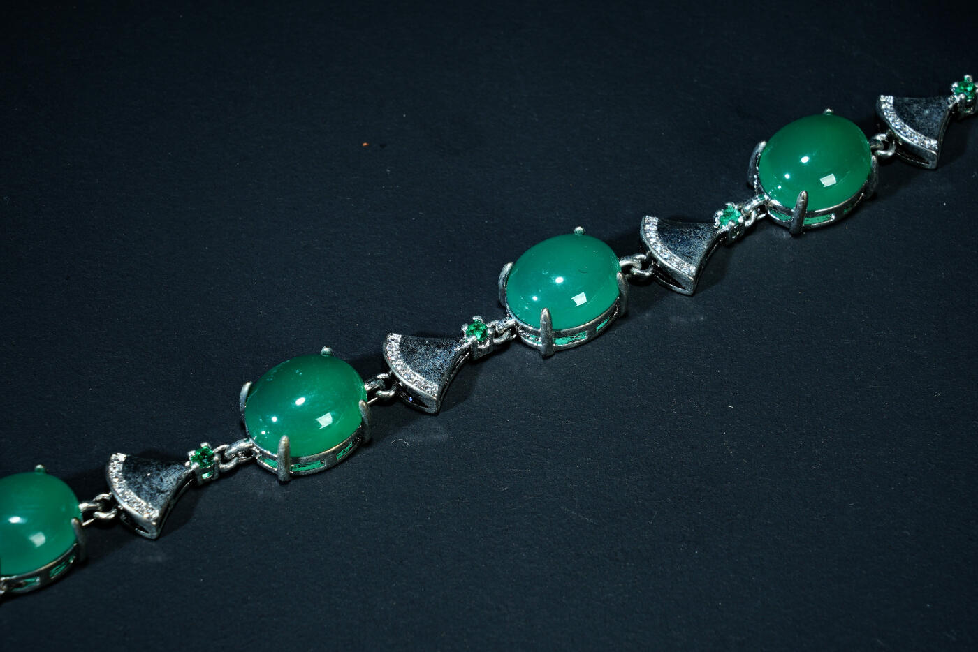 上海都达杂项专场六十九【全场包邮】 天然绿玛瑙 蛋面手链94-156