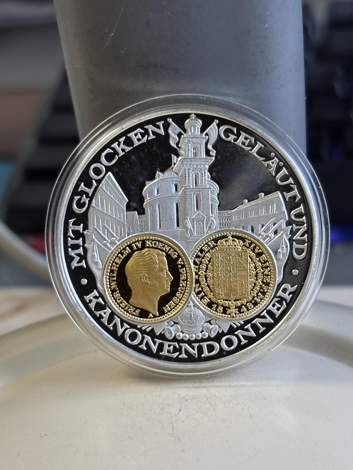 第194期拍卖 欧洲币章德国建筑城堡镀金纪念银章，20克，999银镀金