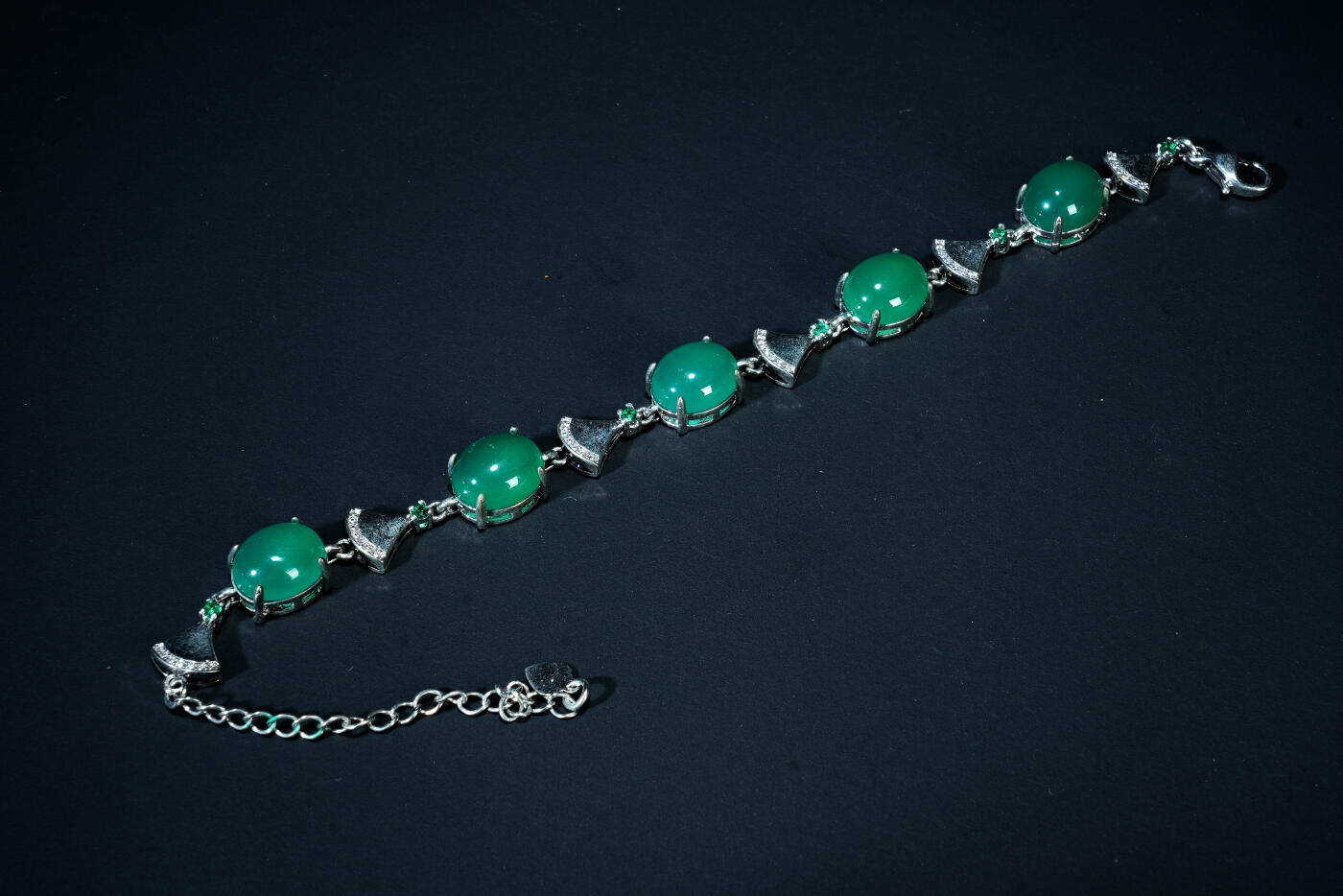 上海都达杂项专场六十九【全场包邮】 天然绿玛瑙 蛋面手链94-156