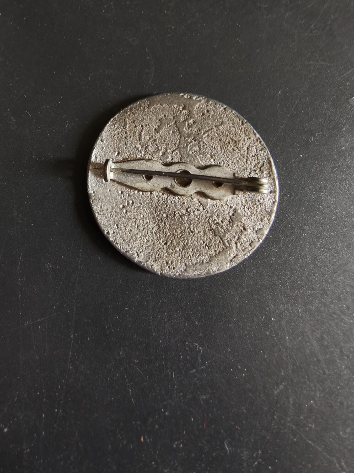 老王徽章第190期 德三“为工作与面包，下弗兰肯地区”口号证章