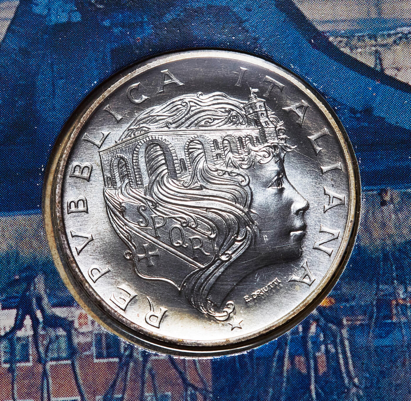 【俄甄集藏】2026年(050)04-01星期三 晚 19:30 全场包邮 意大利1991年纪念罗马米尔维安大桥建成2100年500里拉卡装银币，重15克，835银，发行量58500枚