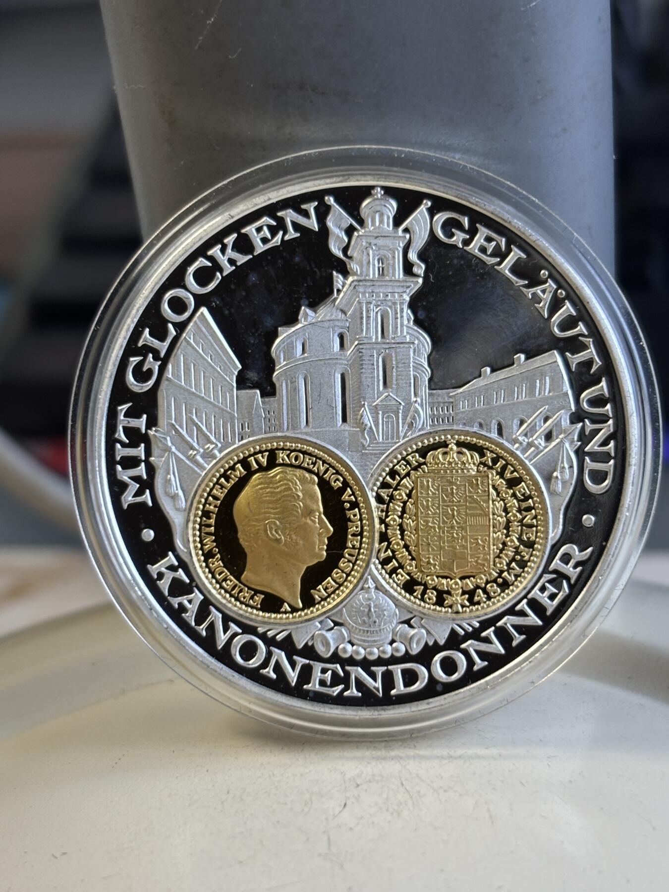 第194期拍卖 欧洲币章德国建筑城堡镀金纪念银章，20克，999银镀金