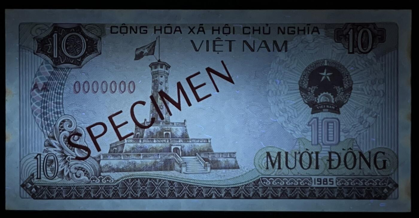 小福收藏拍卖第203期 裸钞场 本期有多张豹子号靓号 仅发行1000枚亚克力砖封蒙古20000图格里克帝国800周年纪念钞 瑞士200法郎 百慕大样钞洋葱冠全套 巴林首版大全套 卡塔尔四张套 越南 保加利亚 马其顿等多国精美纸币