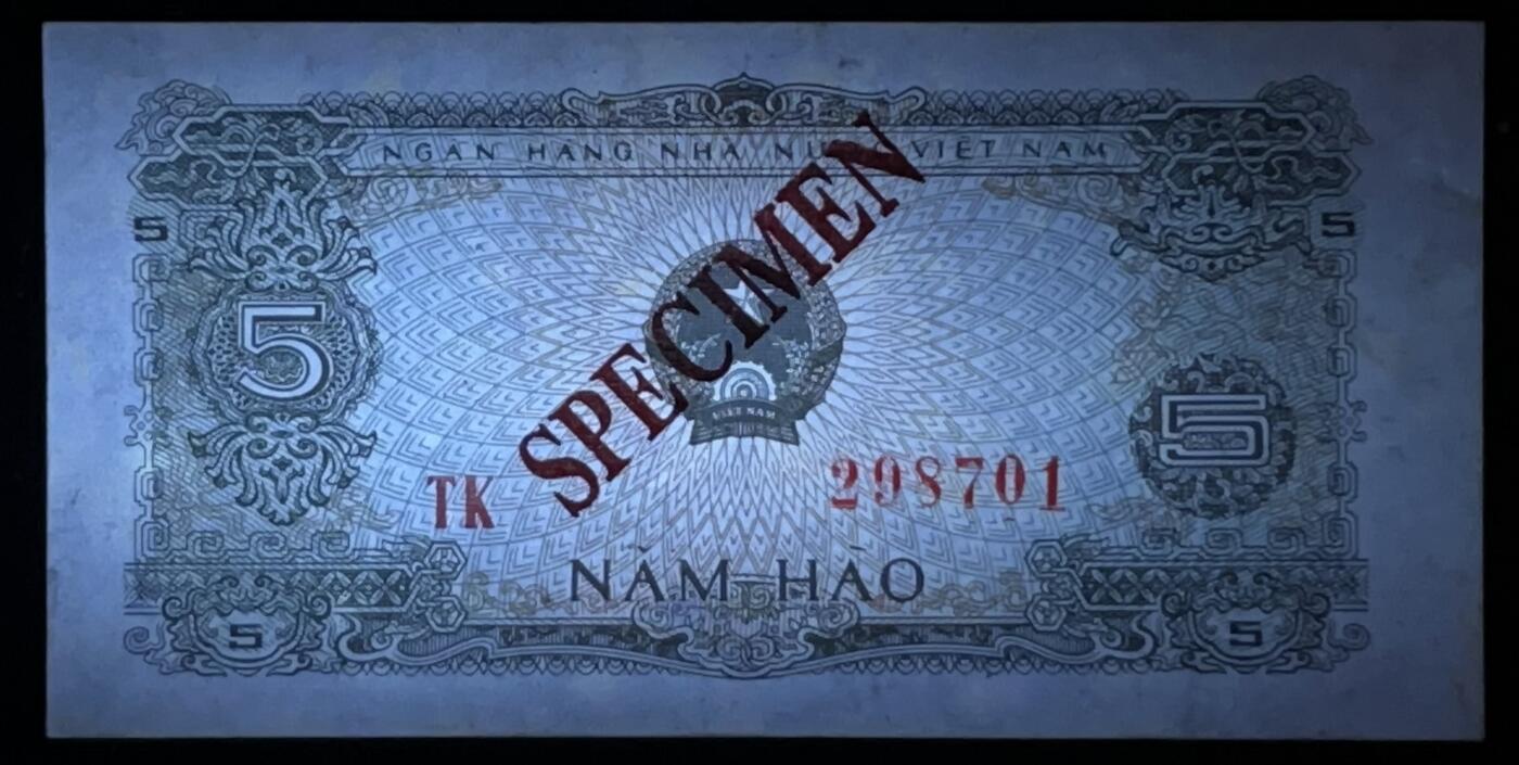 小福收藏拍卖第203期 裸钞场 本期有多张豹子号靓号 仅发行1000枚亚克力砖封蒙古20000图格里克帝国800周年纪念钞 瑞士200法郎 百慕大样钞洋葱冠全套 巴林首版大全套 卡塔尔四张套 越南 保加利亚 马其顿等多国精美纸币