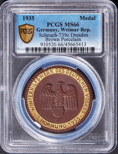 【俄甄集藏】2026年(050)04-01星期三 晚 19:30 全场包邮 - 德国第三帝国1935年德累斯顿德国人民冬季救济组织陶瓷纪念章，PCGS MS66，唯一评级记录，稀有品种，原图联系客服或至官网查询