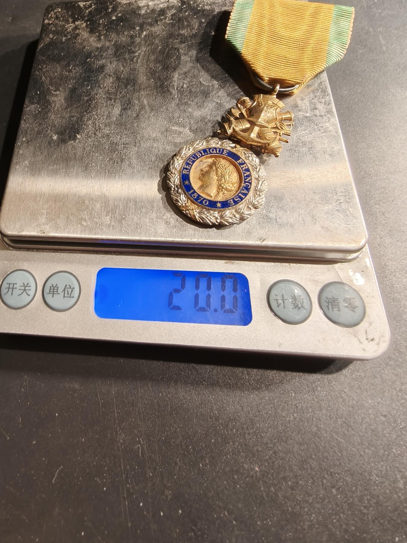 老王徽章第190期 法国军事奖章    三共时期    950银镀金珐琅     20g