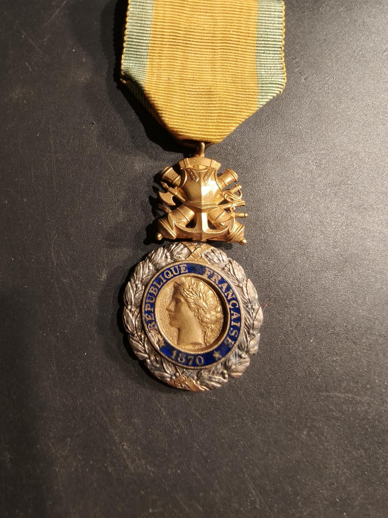 老王徽章第190期 法国军事奖章    三共时期    950银镀金珐琅     20.5g