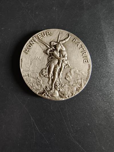 老王徽章第190期 - 法国射击协会镀银大铜章      大师亨利·杜布瓦作品     直径45mm      重量47.5g