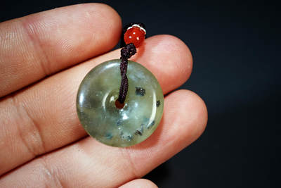 上海都达杂项专场102【全场包邮】  天然岫玉碧绿圆满平安扣94-150