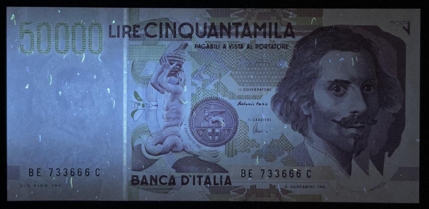 小福收藏拍卖第203期 裸钞场 本期有多张豹子号靓号 仅发行1000枚亚克力砖封蒙古20000图格里克帝国800周年纪念钞 瑞士200法郎 百慕大样钞洋葱冠全套 巴林首版大全套 卡塔尔四张套 越南 保加利亚 马其顿等多国精美纸币