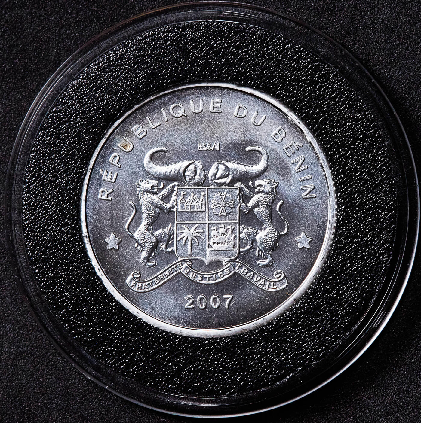 【俄甄集藏】2026年(050)04-01星期三 晚 19:30 全场包邮 贝宁2007年奥劳达·埃奎亚诺头像纪念废除黑奴200周年2500法郎银质样币，重7.8克，999银，发行量850枚